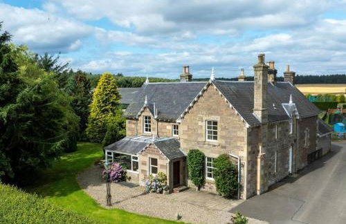 5 Bed in Perth oc-96399 - Photo 1