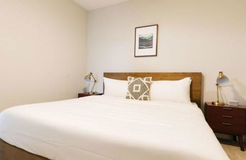CozySuites Music Row Spacious 2BR with free parking 40 - Foto 9