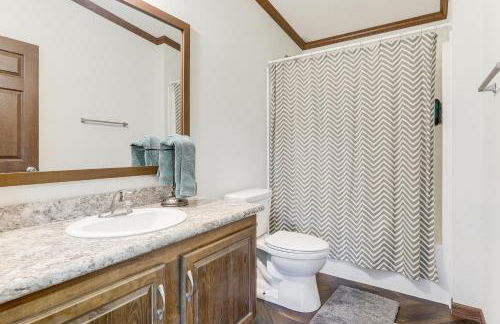 Ski, Fish and Relax Fireside Mink Lake Retreat! - Foto 18