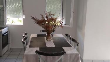 Gorginas Home - Photo 2