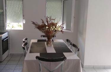 Gorginas Home - Photo 2