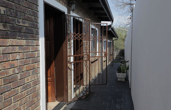 Ledumo Lodge - Photo 42