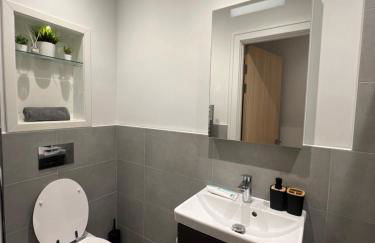 Voyager Haus Apartments, EV Charging Stations, London Heathrow Airport, LHR, Terminal 4, RE-Energise & GO - Foto 20