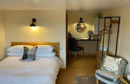 Little Buttercup Cottage - Photo 1