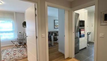 A estrenar amplio con piscina y parking - Foto 5