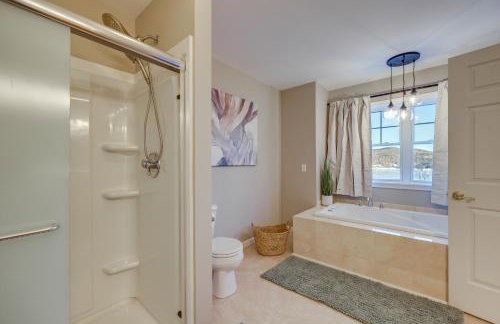 Spacious Eagle Lake Home with Fireplace and Deck - Foto 25