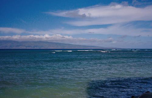 Oceanfront Modern Coastal Remodel - Serene Sunsets & Relaxation on Large Lanai - Foto 41