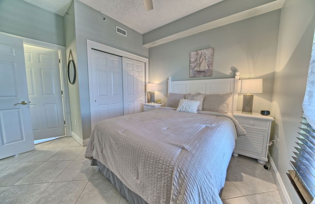 Luxurious Beachfront Condo with Beachside Pool Access and Free WiFi - Unit 1202 by RedAwning - Foto 4