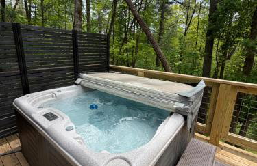 The Onyx - Walk to Falls, Hot Tub, Resort Access, Luxe Approved - Foto 13