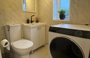 Peaceful modern home with garden and parking - Foto 11