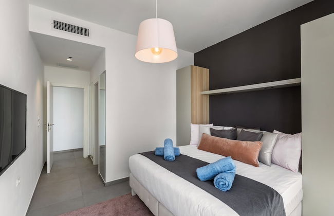 Front of Beach next to RoyalBeach Hotel - Foto 5