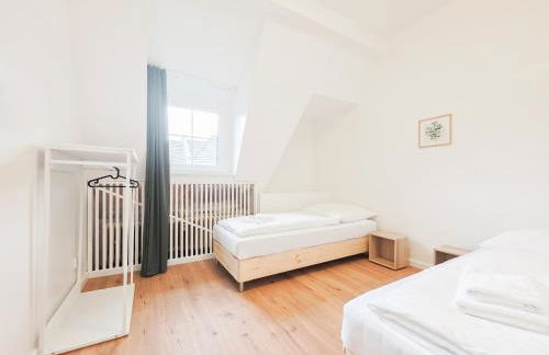 Tolstov Apartments - 4 Room Apartment - Maisonette - Balcony - 20 Min Messe DUS and Old Town DUS - Foto 7