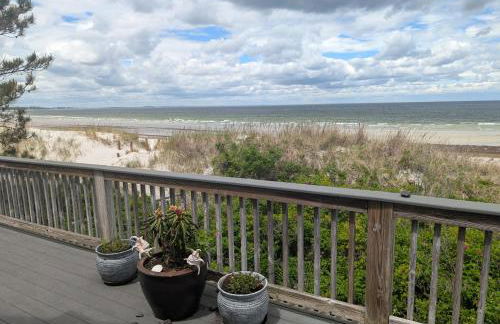 Ocean front home on dunes of Wingaersheek Beach - Photo 6