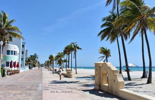 Cozy AirportHouse 5 min del aeropuerto WiFi parking privado - Foto 21