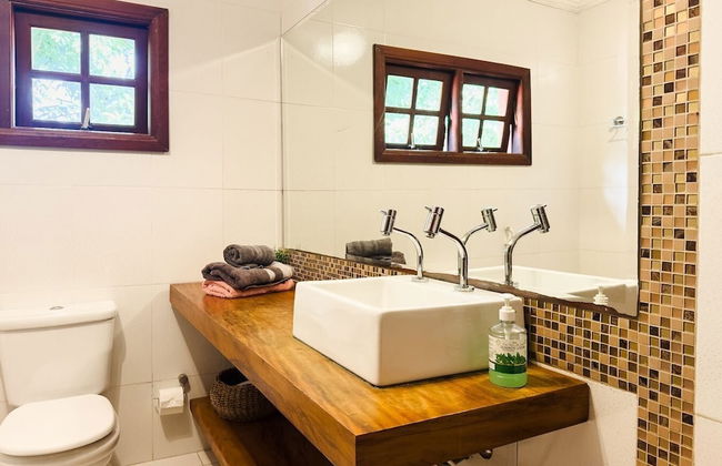 Casa espaçosa na Granja Viana - Foto 17