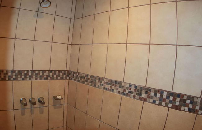 Hotel room-style ocean-view unit in Flamingo with pool - Photo 10