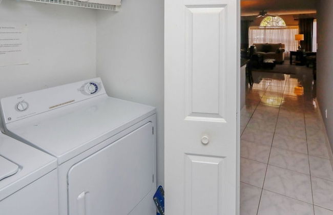 Near Theme Parks! Potter's Castle! Gorgeous, 3 BR's, Sleeps 8, Pool! - Foto 10