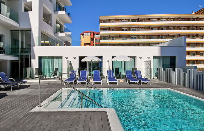 Carihuela Suites - Photo 30