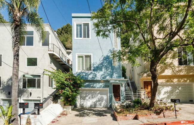 Hollywood Hills Sunset Strip Home w Hottub - Photo 30