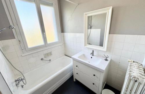 Spacieuse maison rénovée avec goût - Tout à pied - Foto 28