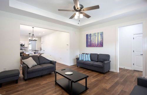 4 Min to Downtown - En-Suite Bath - Washer and Dryer - Foto 7