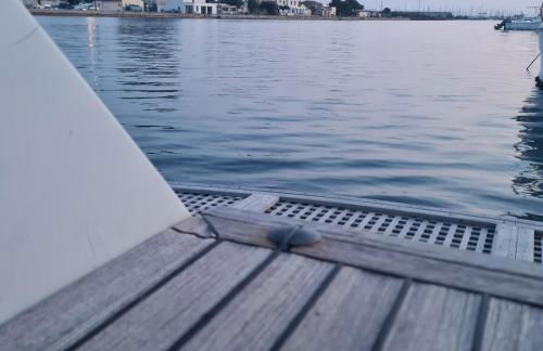 Nuit insolite bateau à quai - Port Saint Louis du Rhône - Foto 24