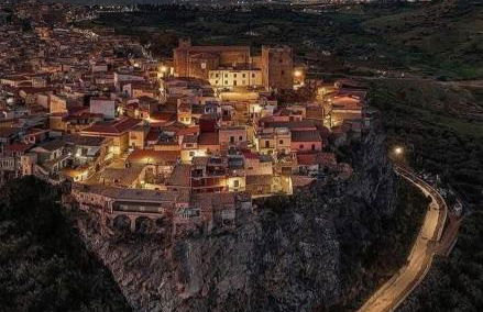 Il palazzo Dei Normanni - Foto 39