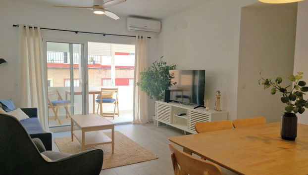 3 Bed Apt Sleep 6 - Pets, Balcony, Parking, Wifi - Foto 2, Imagen principal