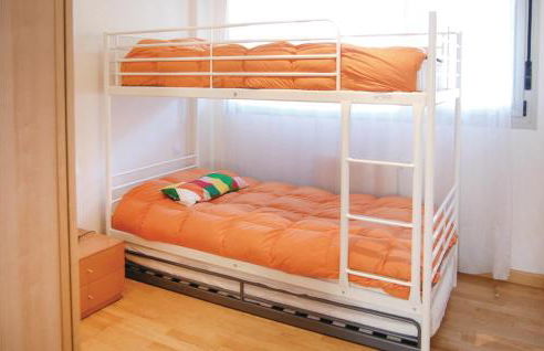 2 Bedroom Stunning Apartment In Llanes - Foto 15