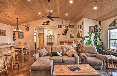 Stunning Home with Fire Pit, 11 Mi to Mt Yale! - Foto 5