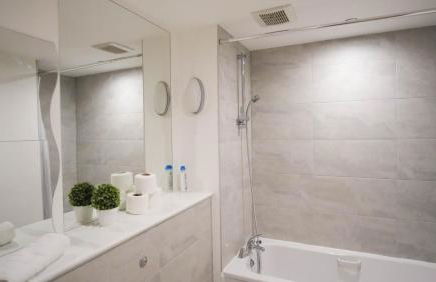 Modern & Premium 2BR 2BA City Center Apartment - Foto 15