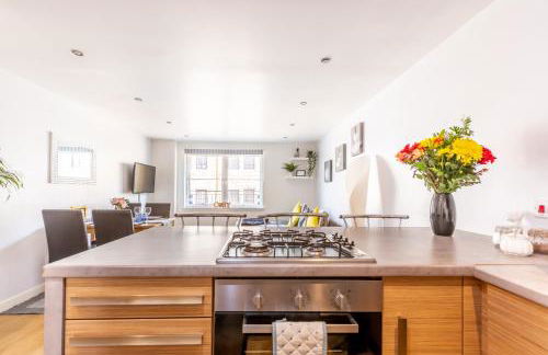 Cosy Apartment in Quiet City-Centre with Car Park - Foto 16