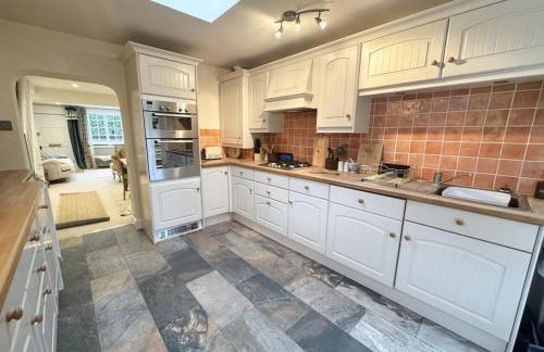 2 Bed Cottage in Cookham with Garden & Parking - Foto 8