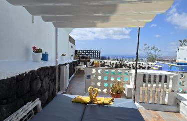ALOELUX VILLA 2 ! - Private Villa with POOL , 2 jacuzzis, cinema, Balinese bed, wonderful view, art desing villa - Foto 4