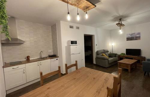 APARTAMENTOS DOÑA JIMENA DEL AMBROZ 4 Estrellas complejo único en el centro del pueblo - Foto 28