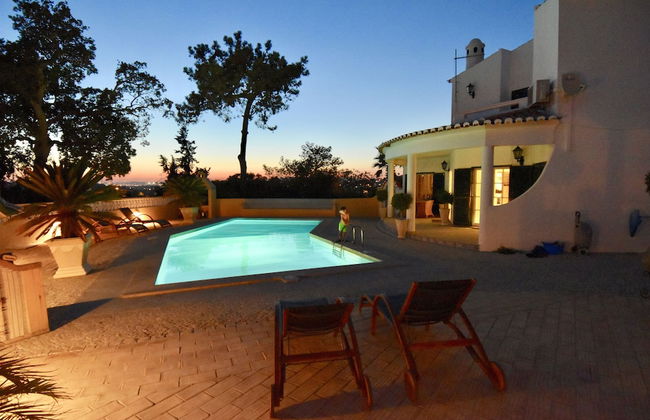 Villacasatulipa-sleeps4-garden-pool-bbq-ac - Foto 12