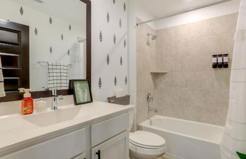 Resort Perks and Private Hot Tub Brookshire Retreat - Foto 19