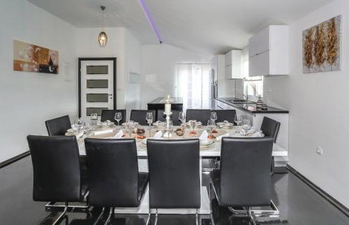 Lovely Home In Rumin With Kitchen - Foto 23