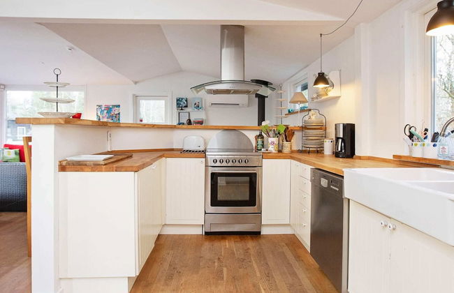 Simplistic Holiday Home in GÃ¸rlev near Sea - Photo 10