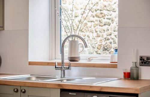 Cosy Cottage in Crewkerne Free on Street Parking - Photo 12