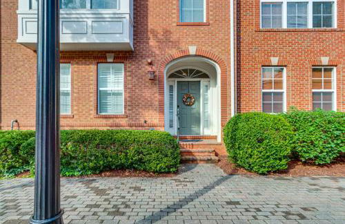 Modern 3BR Townhome | 3 Mi to Dulles and Reston TC - Foto 23