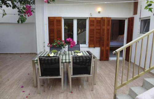 Cozy Citrus Garden House by the Seaside. - Photo 1