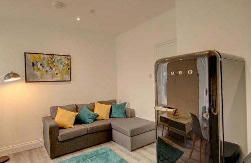 Bright & Stylish 1-bed Apt W/free Parking & Wi-fi - Photo 20