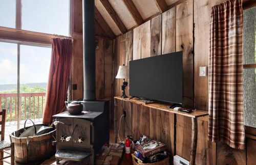 Stunning Mountain Views w Deck & Grill on 5 Acres! - Foto 20