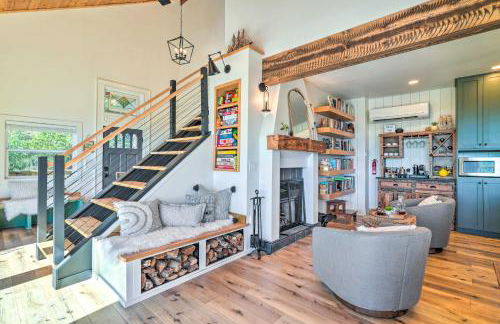 Colorful Golden Getaway with Panoramic Views! - Foto 8