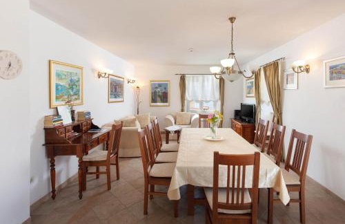 Your Family Oasis by the Sea Villa Mir Vami, heated pool - Photo 14