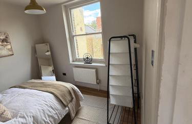 Stokey Skyline Retreat With Balcony - Foto 9