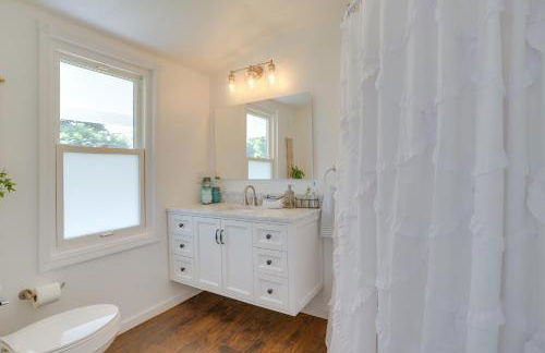 South Haven Farmhouse with Fire Pit, 4 Mi to Beach! - Foto 18