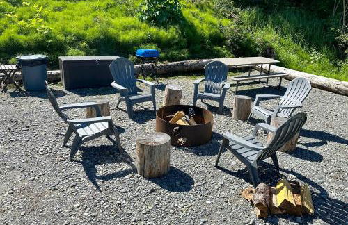 River Views and Fire Pit Cozy Soldotna Apartment! - Foto 26