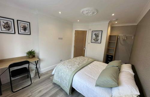 Brain Properties Limited - Contractor and Leisure Stay 4 Bedroom all ensuite house with Parking - Photo 21